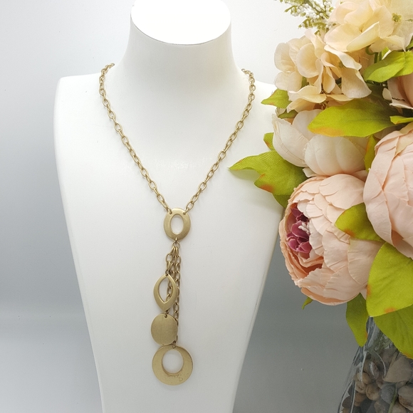Lia Sophia Jewelry - ✅ Lia Sophia Long Gold Pendant Necklace